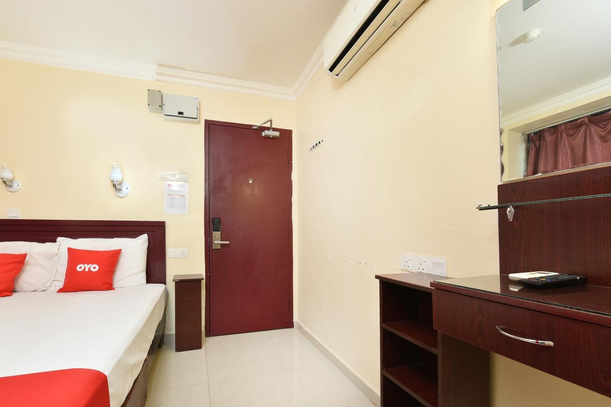 Super Oyo 90562 J Hotel Pj ペタリンジャヤ エクステリア 写真