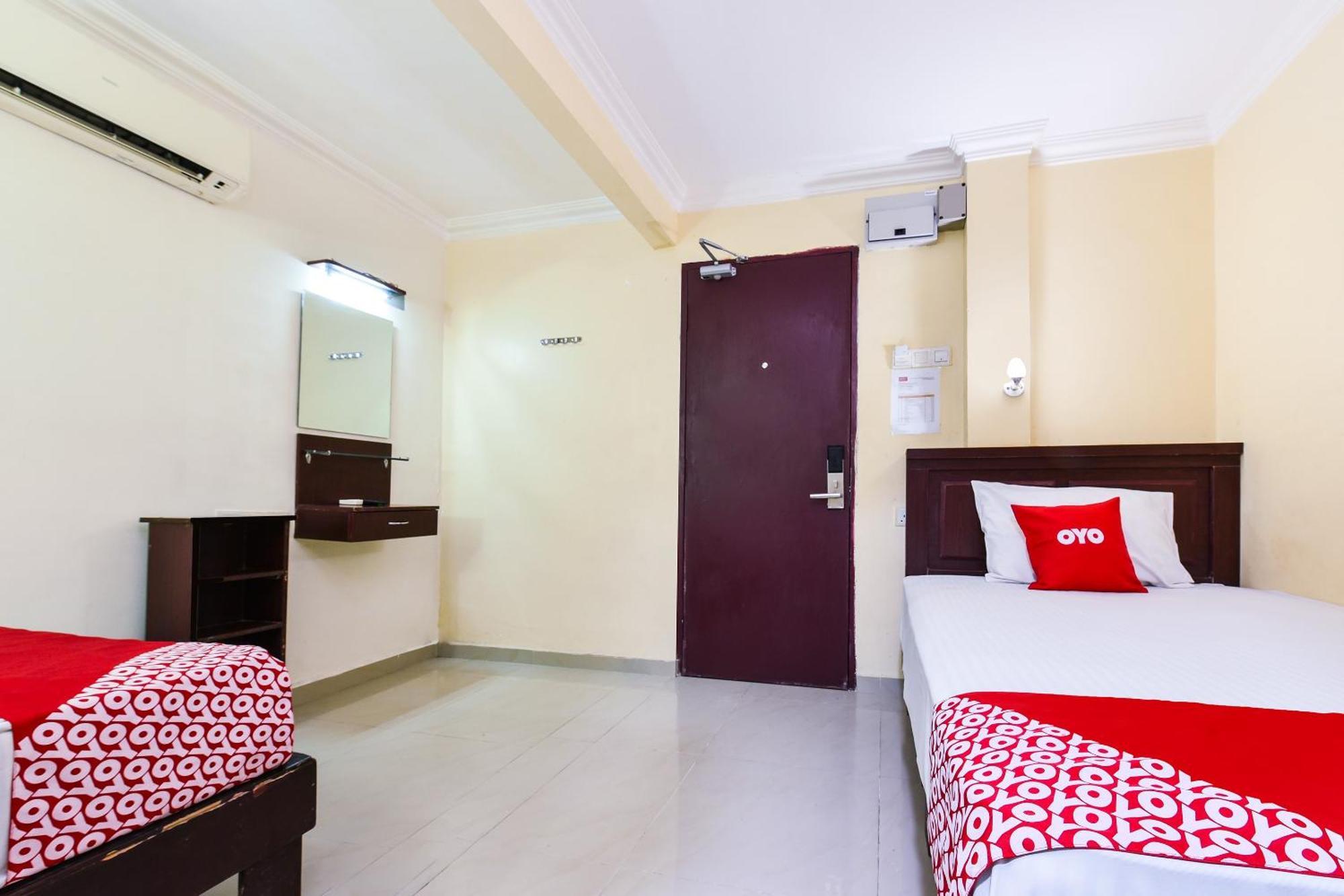 Super Oyo 90562 J Hotel Pj ペタリンジャヤ エクステリア 写真